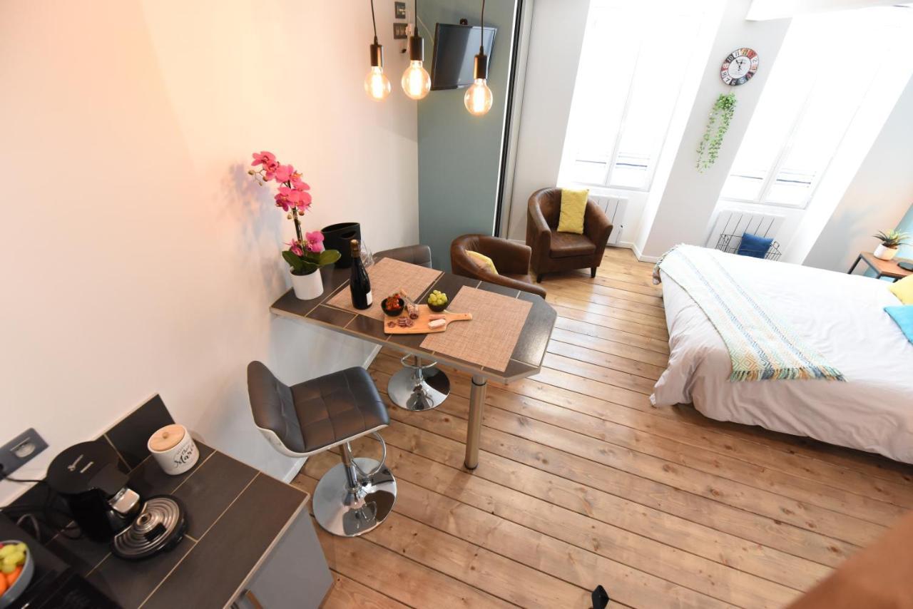 86 - Climatisation & Proche Centre-ville- 2 Personnes - Apartment *